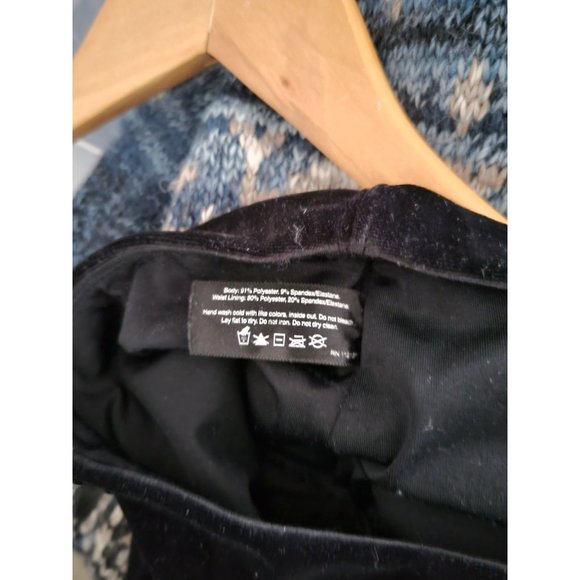 Spanx Black Velvet legging Slimming Shapewear size medium soft - Picture 9 of 12